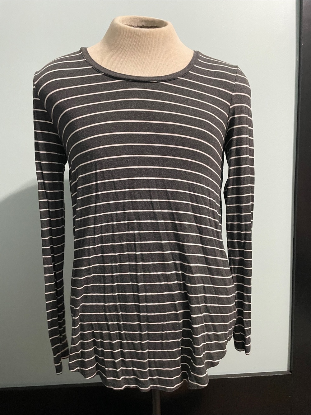 Daily Ritual Medium Long Sleeve Shirt Gray Striped